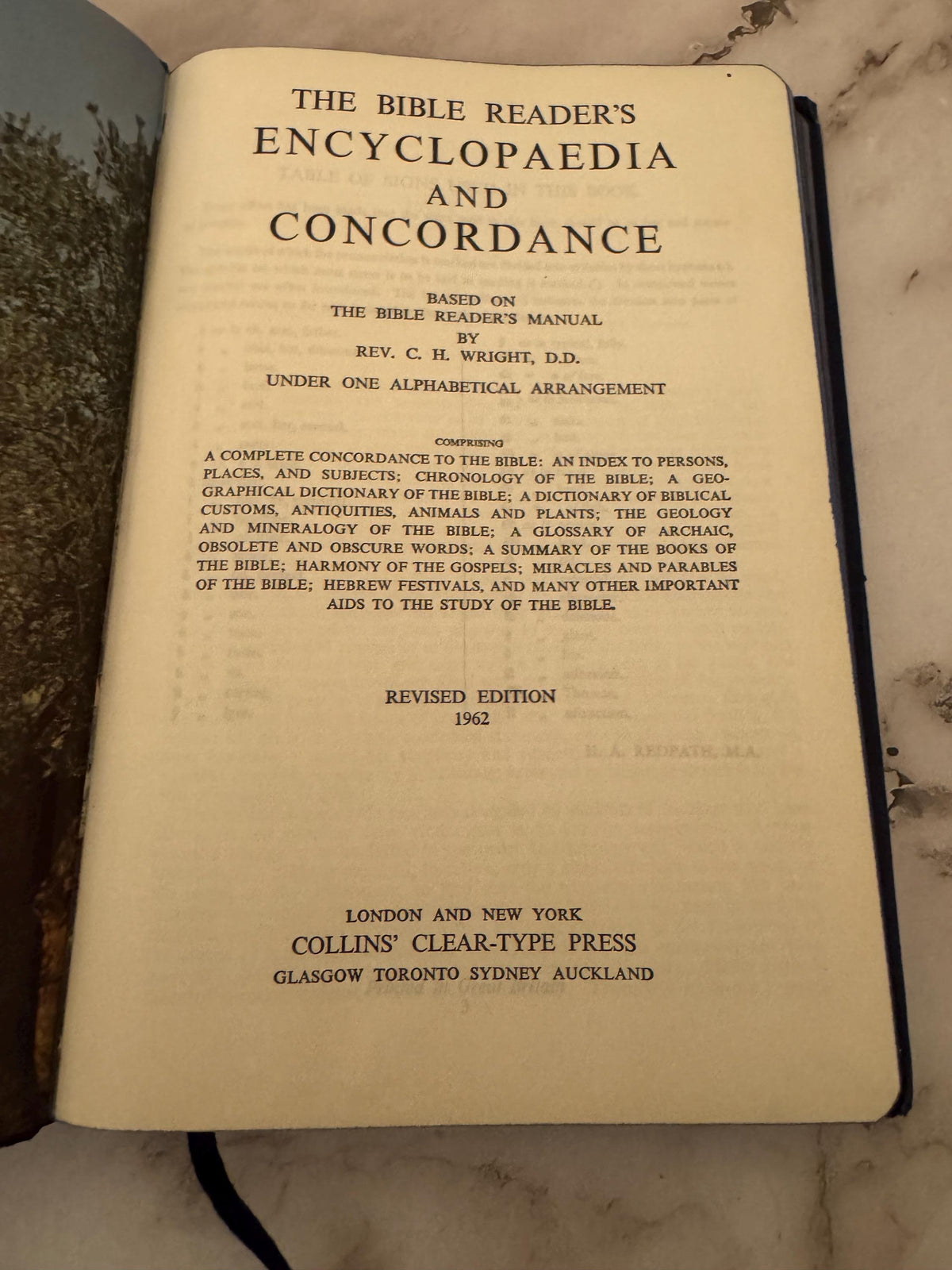 1962 Bible Reader’s Encyclopaedia and Concordance Rev W M Clow - Ref x583
