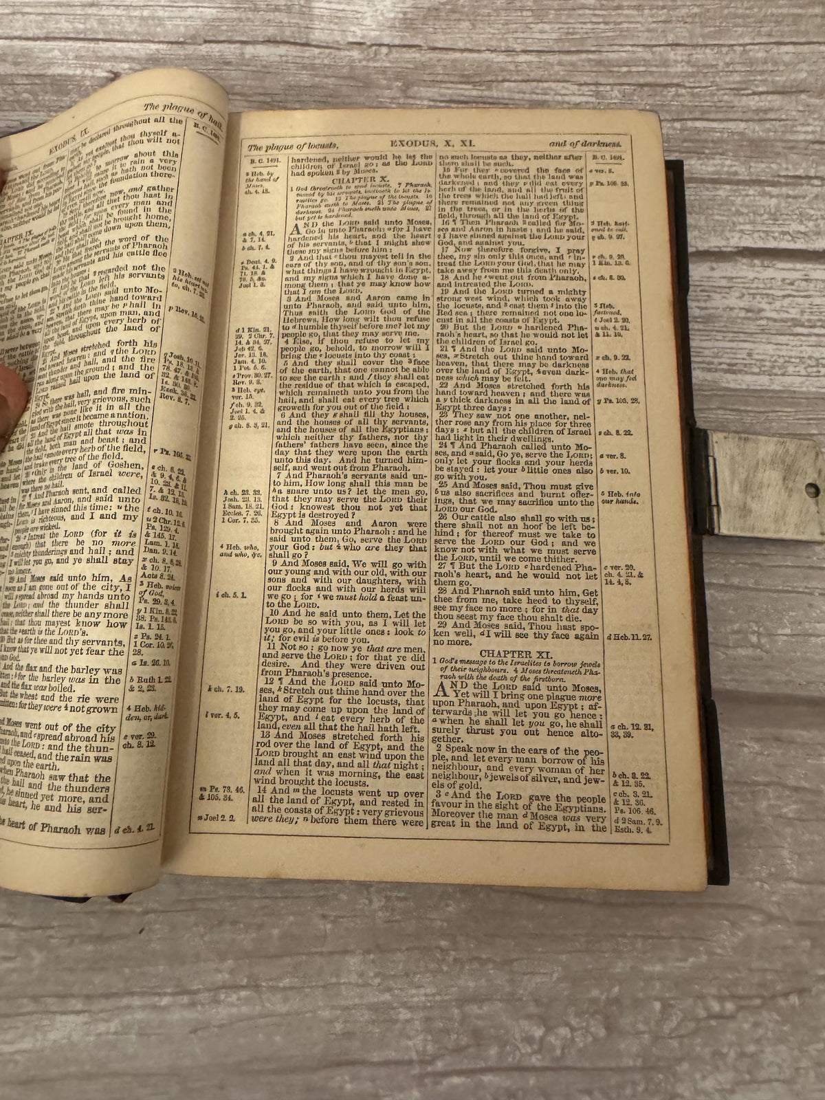 Antique Holy Bible Silver Clasp Corner Protectors Leather KJV Family Bible c.1860s - Ref x741