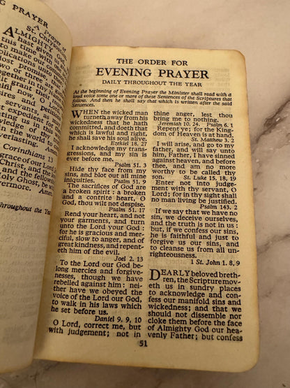 Vintage 1949 Book of Common Prayer | Eyre & Spottiswoode Miniature | Cream Celluloid Cross Cover | Church of England Pocket - Ref x553