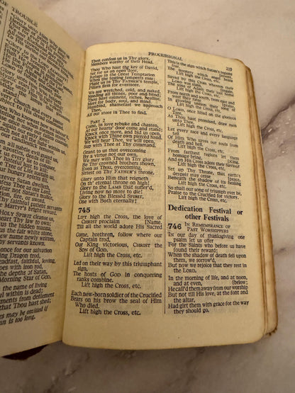 Vintage 1949 Book of Common Prayer | Eyre & Spottiswoode Miniature | Cream Celluloid Cross Cover | Church of England Pocket - Ref x553