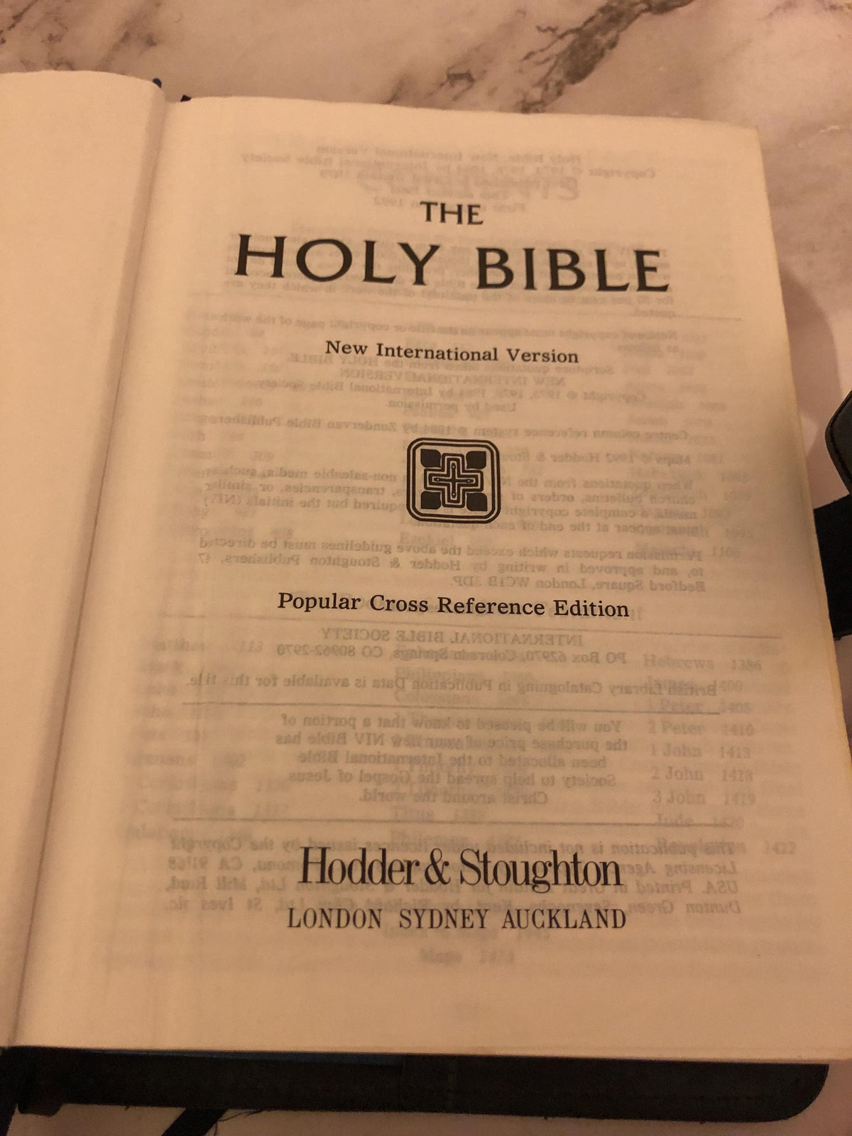 1992 NIV Leather Bible Snap Closure Vintage Bible Christian Gift Bible – Ref x515
