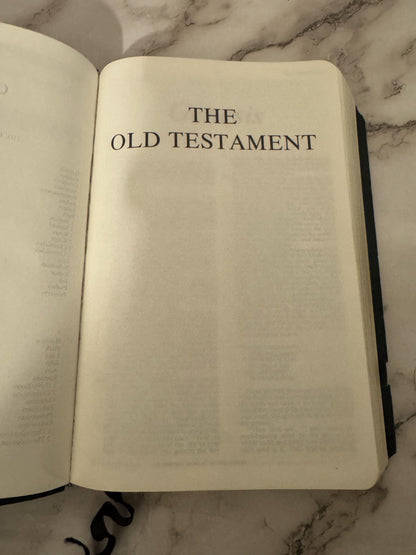 1988 Holy Bible NIV Illustrated Study Bible Black Hardcover - Ref x730