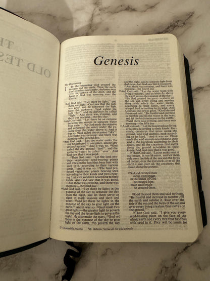 1988 Holy Bible NIV Illustrated Study Bible Black Hardcover - Ref x730