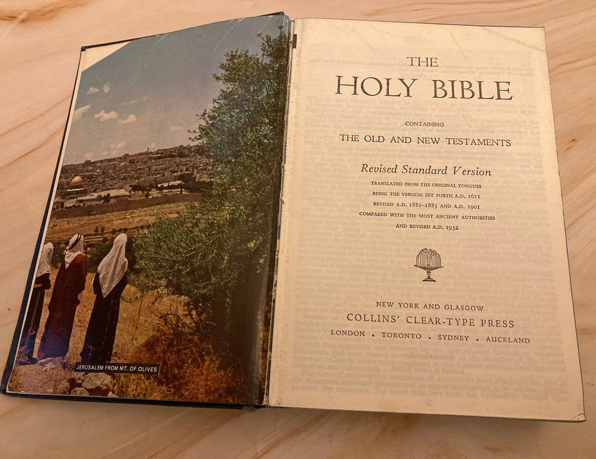1952 Collins Illustrated RSV Holy Bible - (Ref x274)