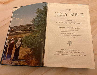 1952 Collins Illustrated RSV Holy Bible - (Ref x274)