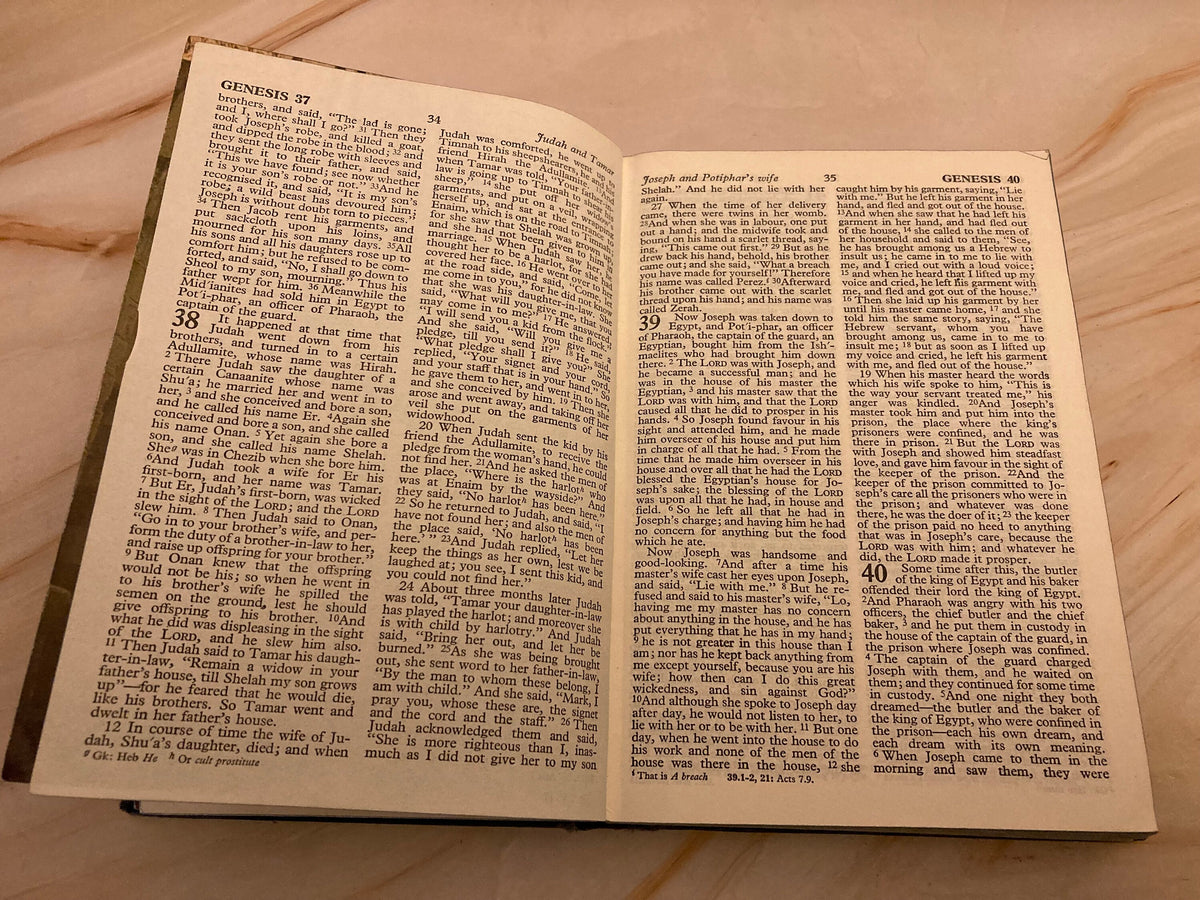 1952 Collins Illustrated RSV Holy Bible - (Ref x274)