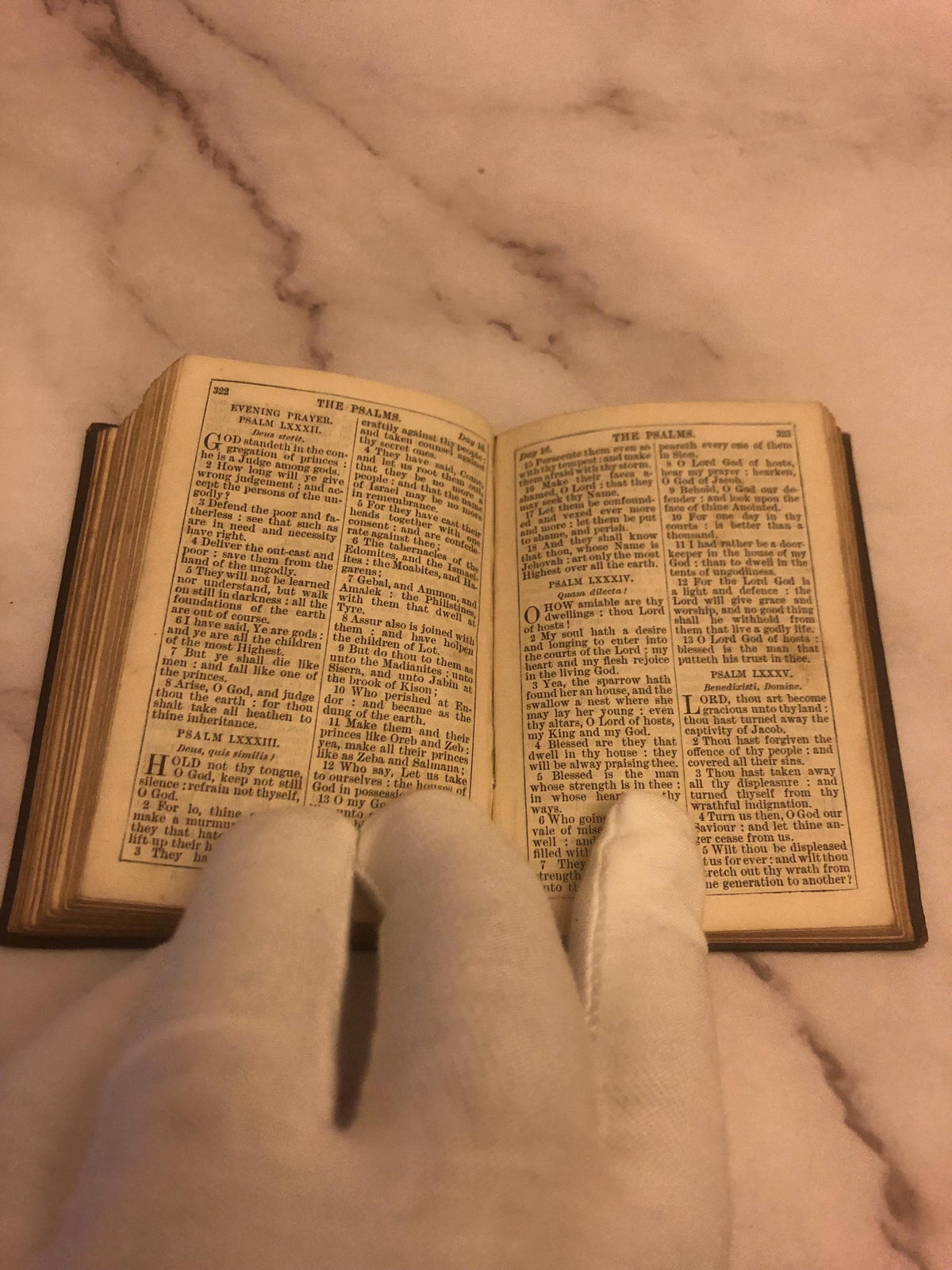 1908 Antique Book of Common Prayer Leather Vintage Church of England Prayer Book - (Ref x496)