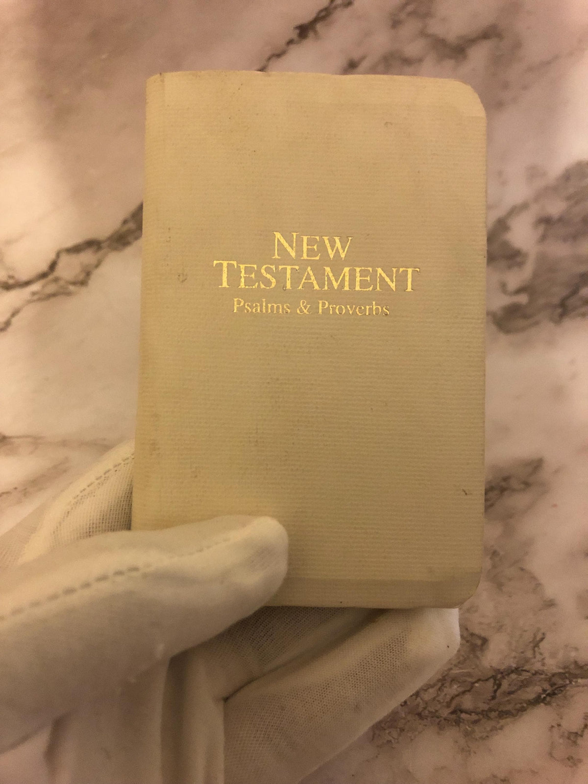 White Vest Pocket New Testament Psalms and Proverbs Bible - Ref x505
