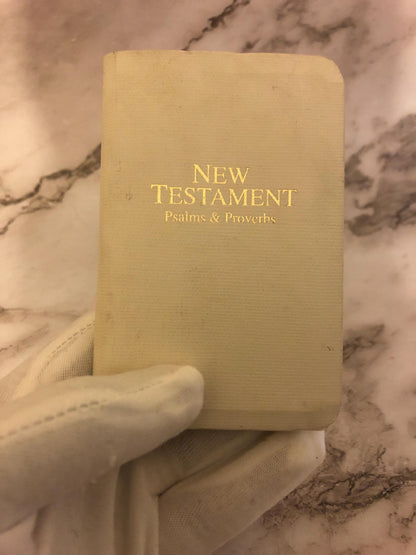 White Vest Pocket New Testament Psalms and Proverbs Bible - Ref x505