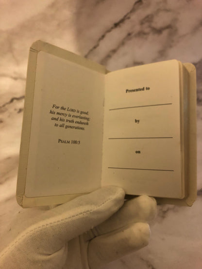White Vest Pocket New Testament Psalms and Proverbs Bible - Ref x505