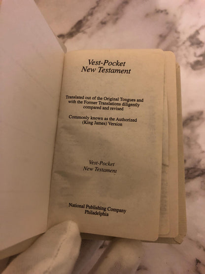 White Vest Pocket New Testament Psalms and Proverbs Bible - Ref x505