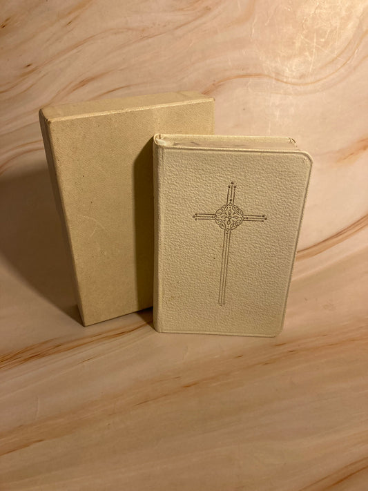 Vintage White Oxford Prayer Book with Case Silver Edges Pocket Christian Gift - Ref x257