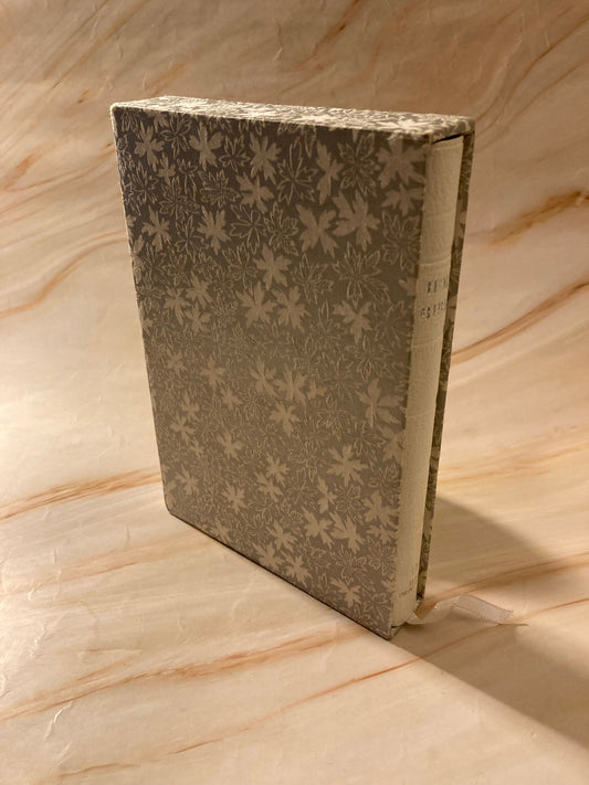 Vintage White Leather Holy Bible Floral Pattern Cover Small Pocket Bible Christian Gift - (Ref x252)