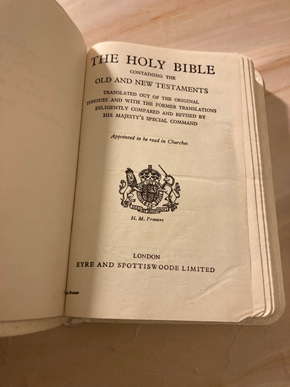 Vintage White Leather Holy Bible Floral Pattern Cover Small Pocket Bible Christian Gift - (Ref x252)