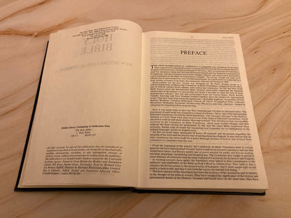 NIV Holy Bible – 1989 Edition – Hardcover – Vintage Christian Bible - Ref x246