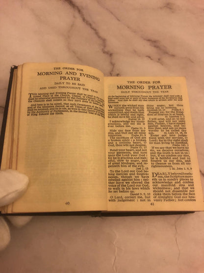 1920s Book of Common Prayer & Hymns Mini Pocket Prayer Book Antique Church Book - (Ref x452)