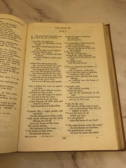 1953 Holy Bible – Vintage Christian Bible – Hardback Edition - Ref x448