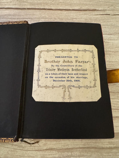 1909 Antique Holy Bible – Oxford KJV Illustrated Leather Bible with Large Brass Clasp - Ref x791