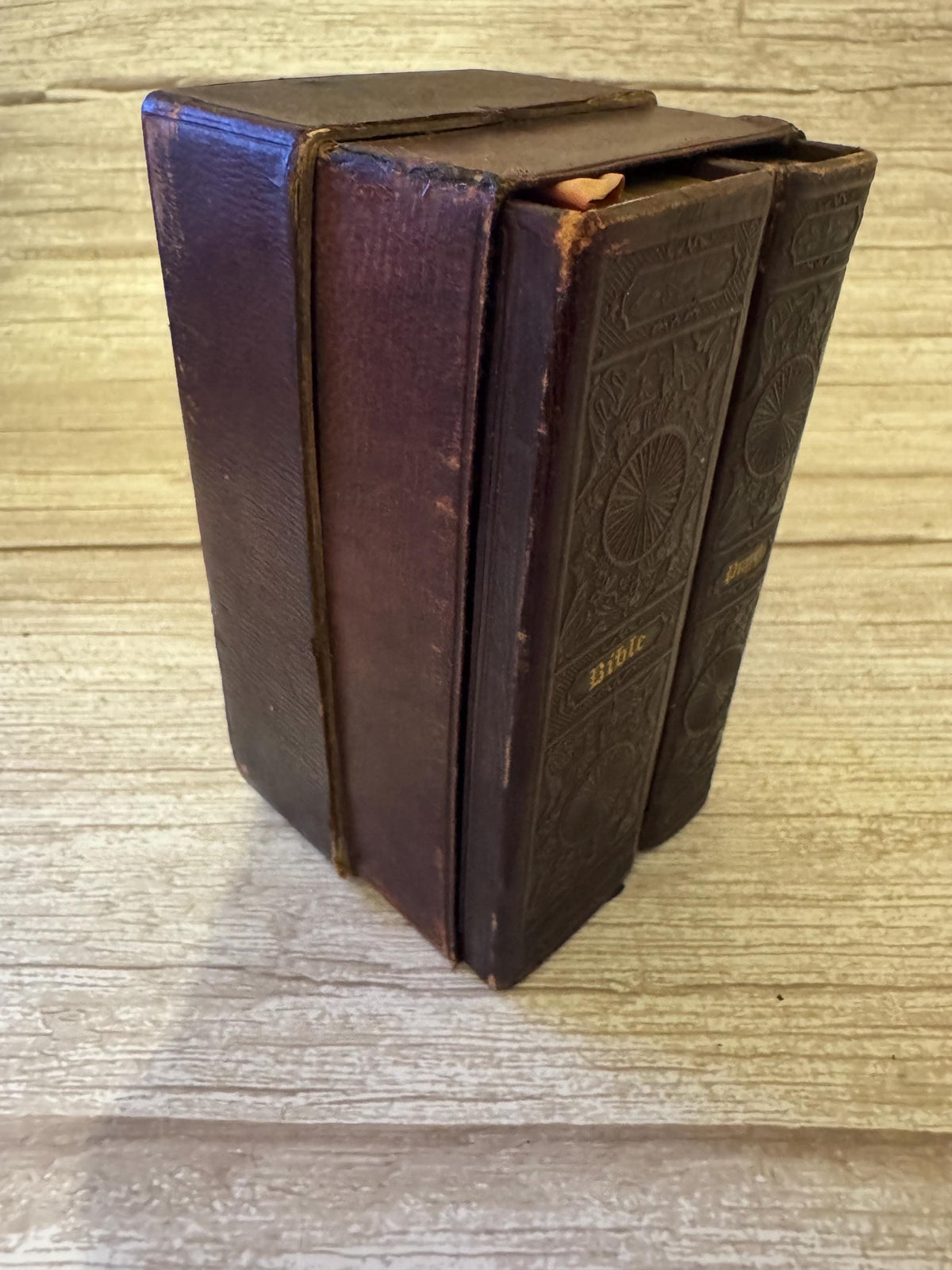 1827 Antique Holy Bible & 1828 Book of Common Prayer – Leather Boxed Set - Ref x784