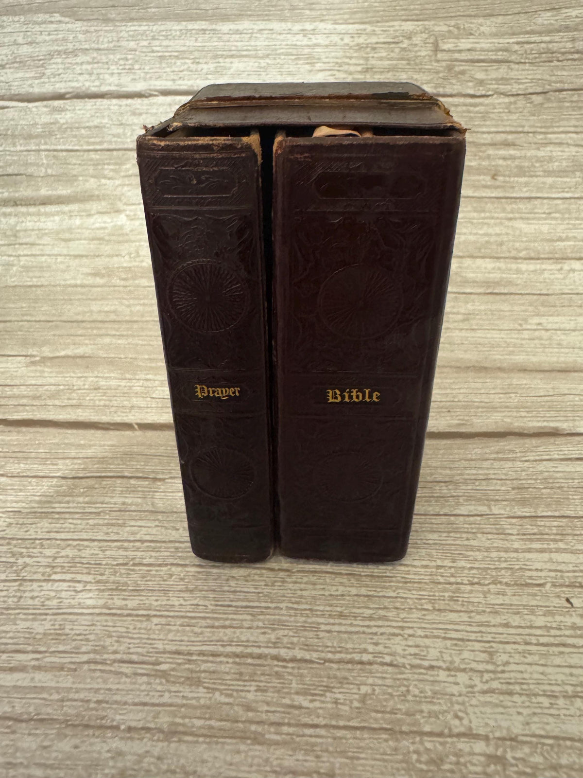 1827 Antique Holy Bible & 1828 Book of Common Prayer – Leather Boxed Set - Ref x784