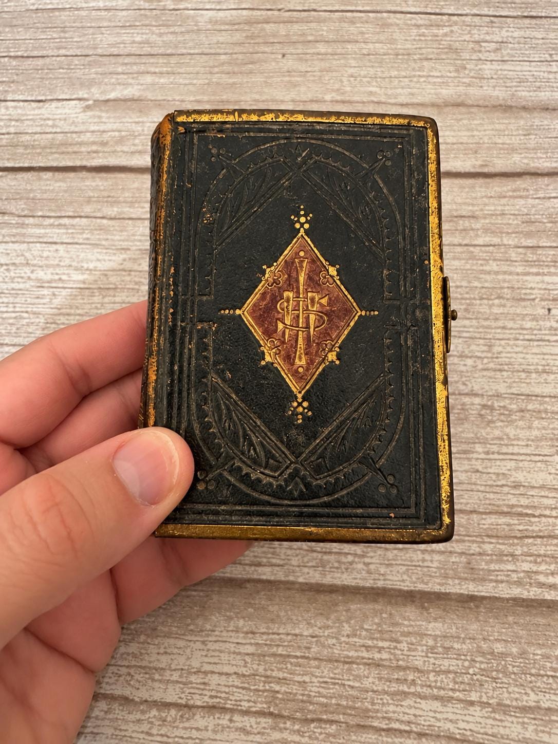 Antique Victorian Bible – New Testament & Book of Common Prayer with Brass Clasp - Ref x783