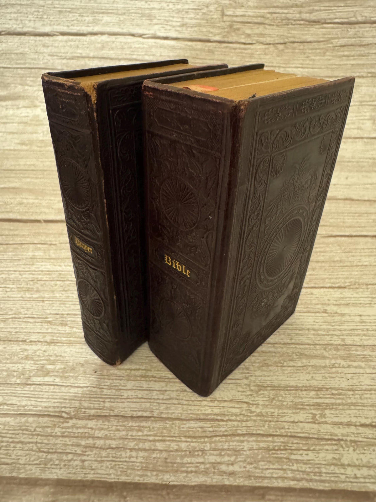 1827 Antique Holy Bible & 1828 Book of Common Prayer – Leather Boxed Set - Ref x784