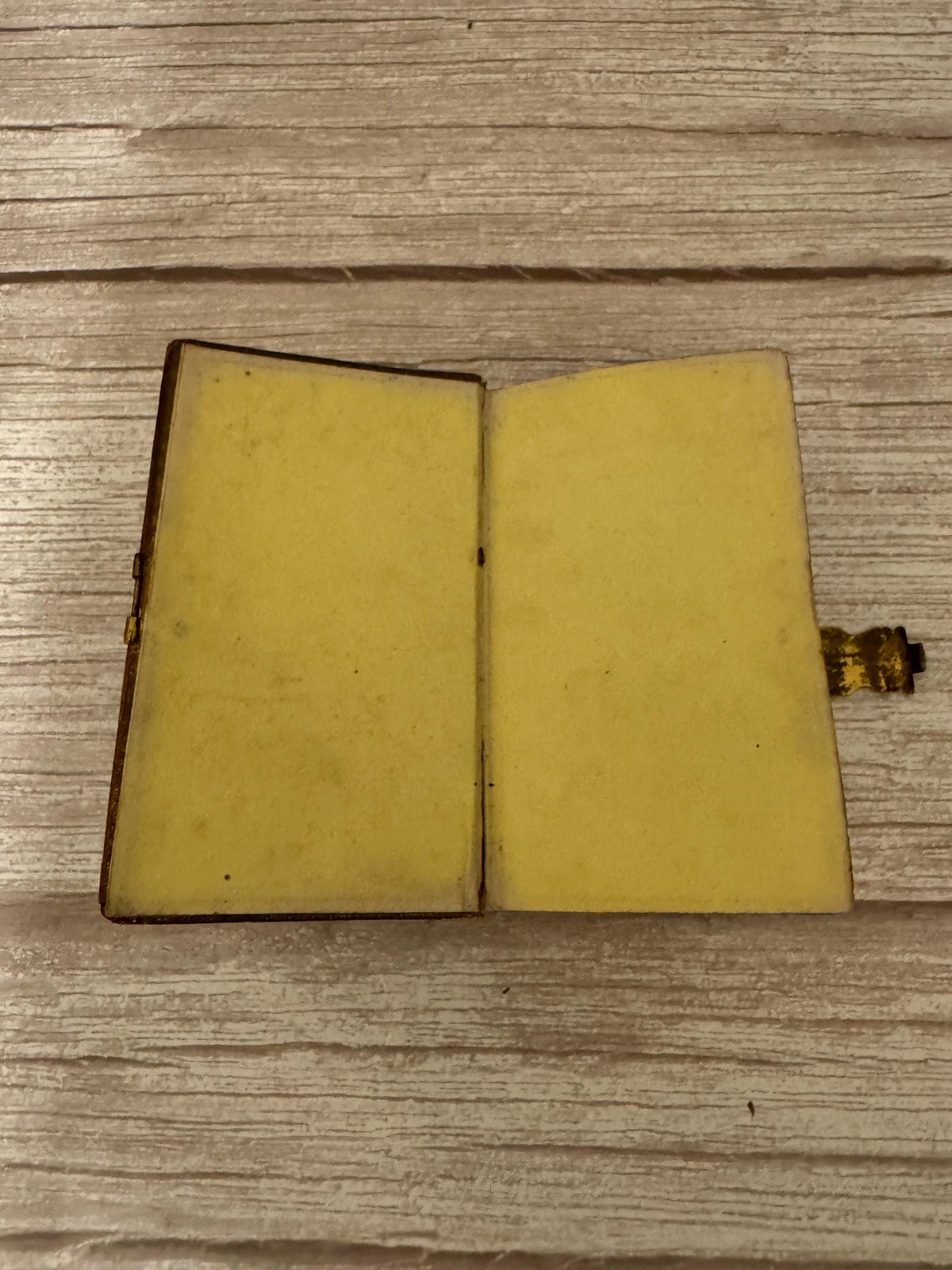 1850 Antique Bible – New Testament & Book of Common Prayer with Brass Clasp - Ref x782