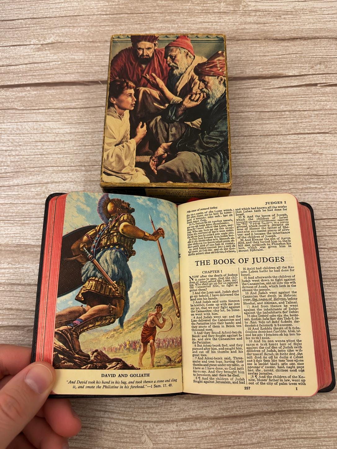 1971 Oxford Holy Bible KJV – Illustrated King James Bible with Original Slipcase - Ref x781