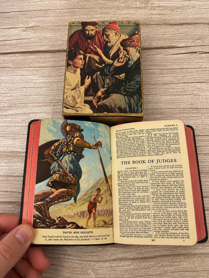1971 Oxford Holy Bible KJV – Illustrated King James Bible with Original Slipcase - Ref x781