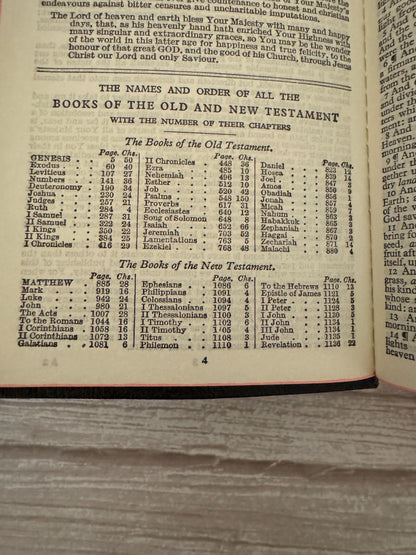 1971 Oxford Holy Bible KJV – Illustrated King James Bible with Original Slipcase - Ref x781