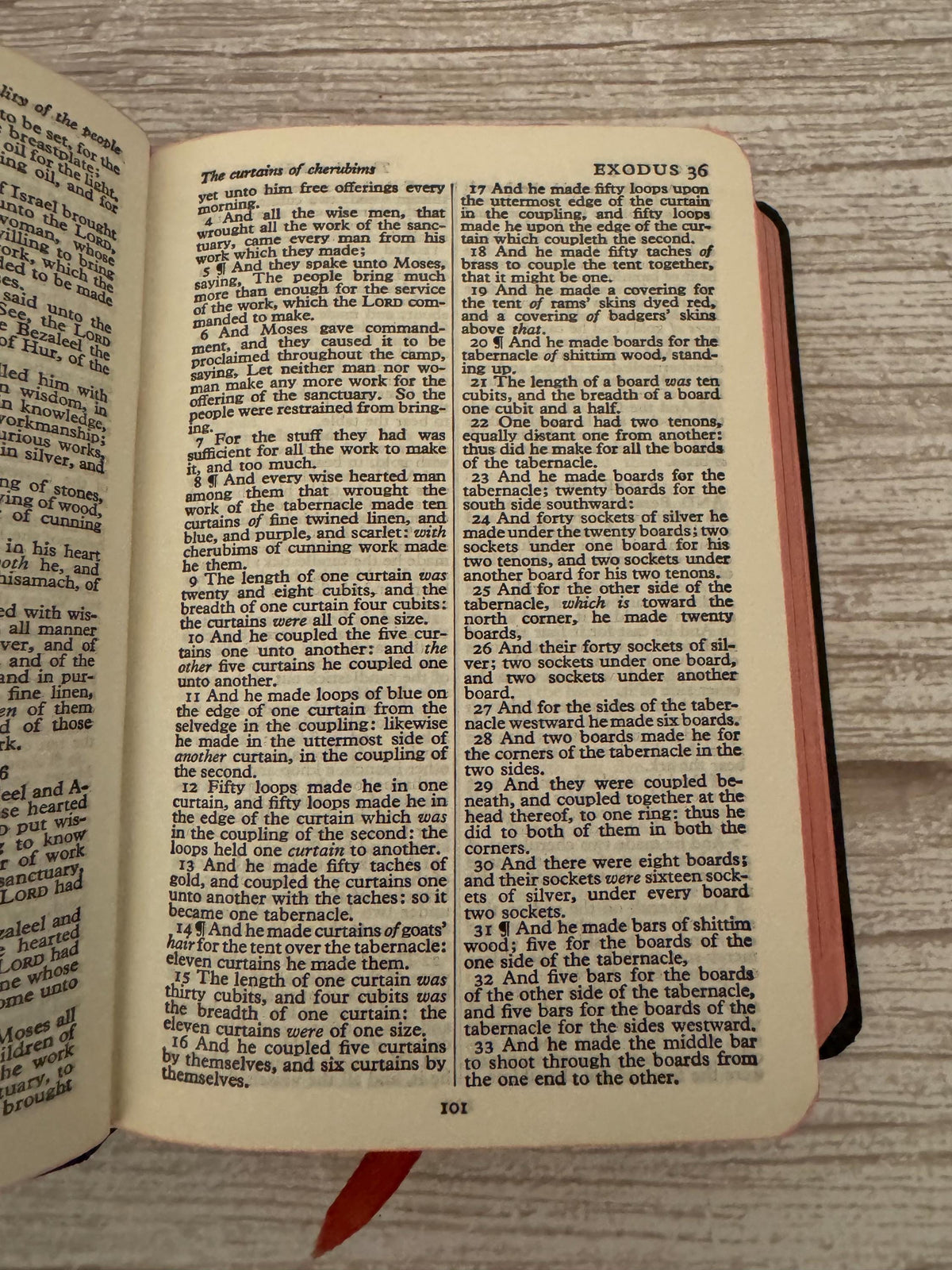 1971 Oxford Holy Bible KJV – Illustrated King James Bible with Original Slipcase - Ref x781