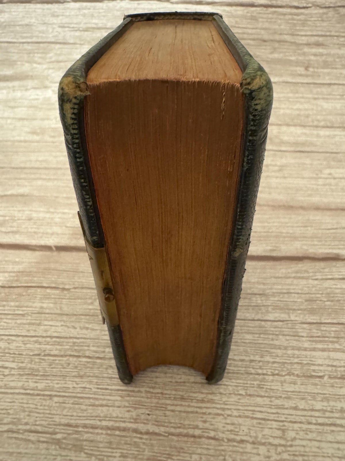 1871 New Testament and Book of Common Prayer – Victorian Leather Bible with Brass Clasp - Ref x778