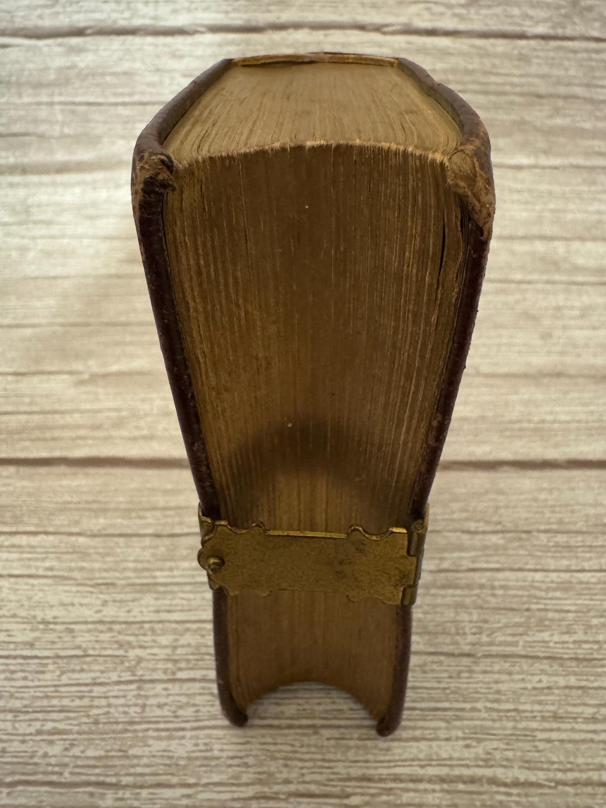 1853 New Testament & Book of Common Prayer – Victorian Leather Bible with Brass Clasp - Ref x777