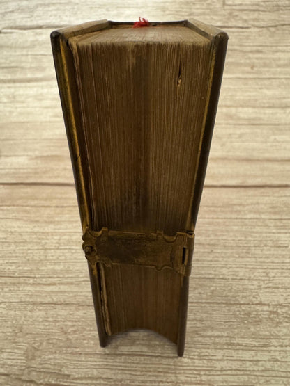 1854 New Testament & Book of Common Prayer – Leather Bound Bible with Brass Clasp - Ref x776
