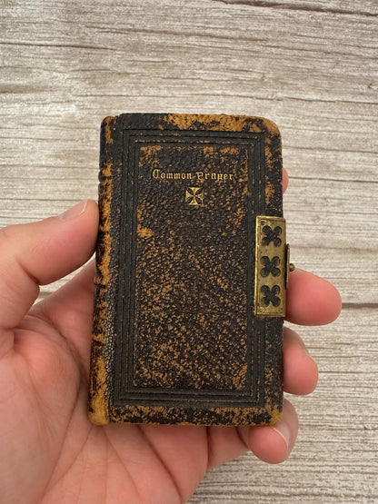 1800s Miniature Book of Common Prayer and Psalms – Leather Bound Ornate Brass Clasp - Ref x775