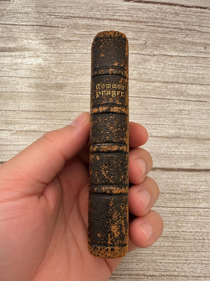 1800s Miniature Book of Common Prayer and Psalms – Leather Bound Ornate Brass Clasp - Ref x775
