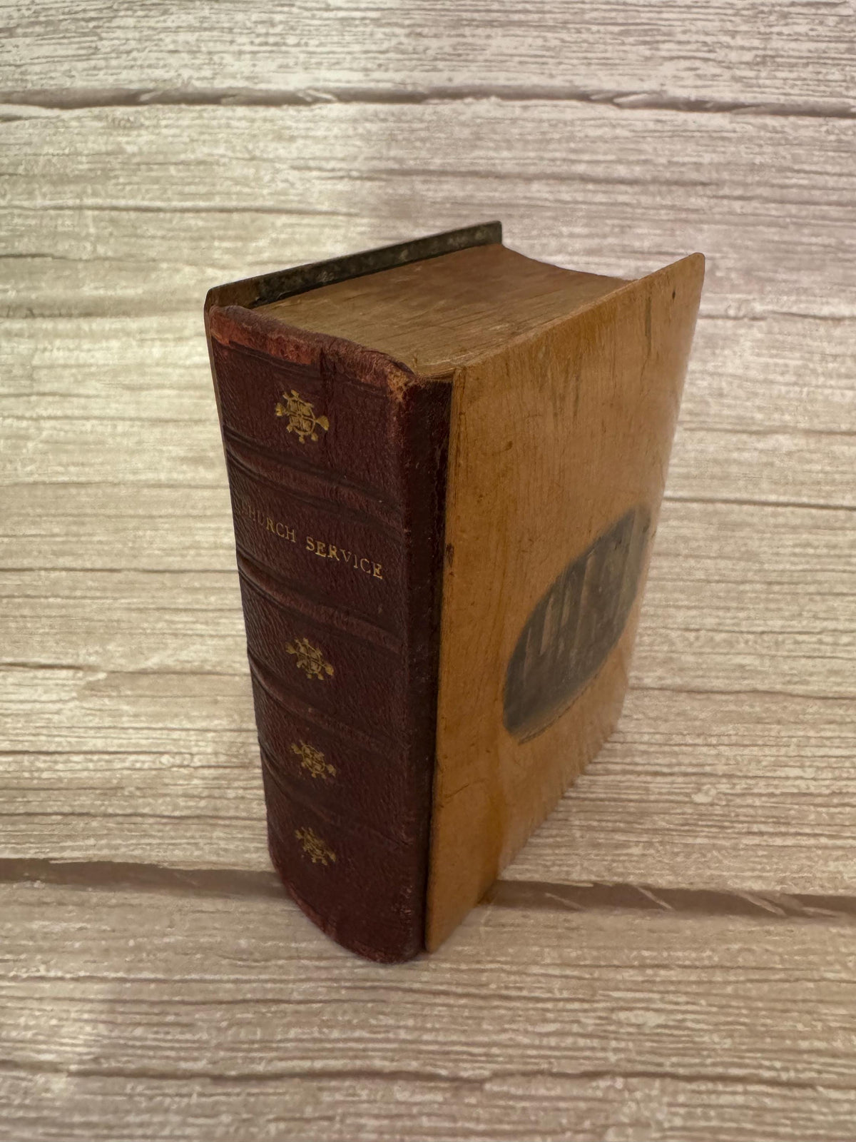 Antique Mauchline Ware New Testament & Book of Common Prayer – Kirkby Lonsdale - Ref x771