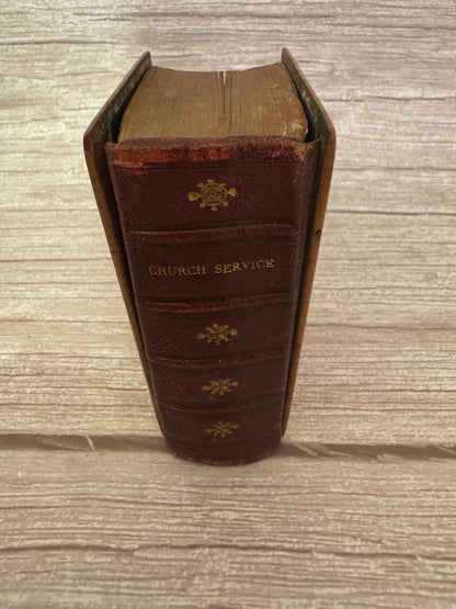 Antique Mauchline Ware New Testament & Book of Common Prayer – Kirkby Lonsdale - Ref x771