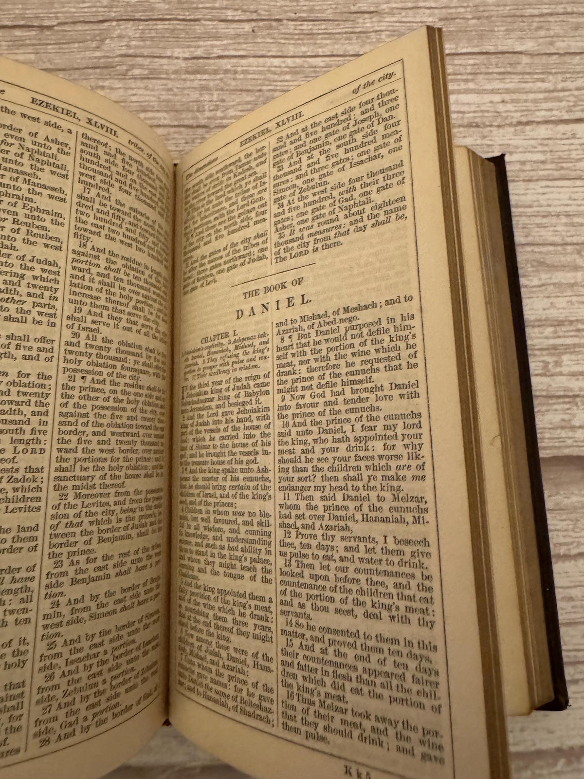 1841 Holy Bible & Book of Common Prayer – Antique Leather Bound Boxed Set - Ref x772