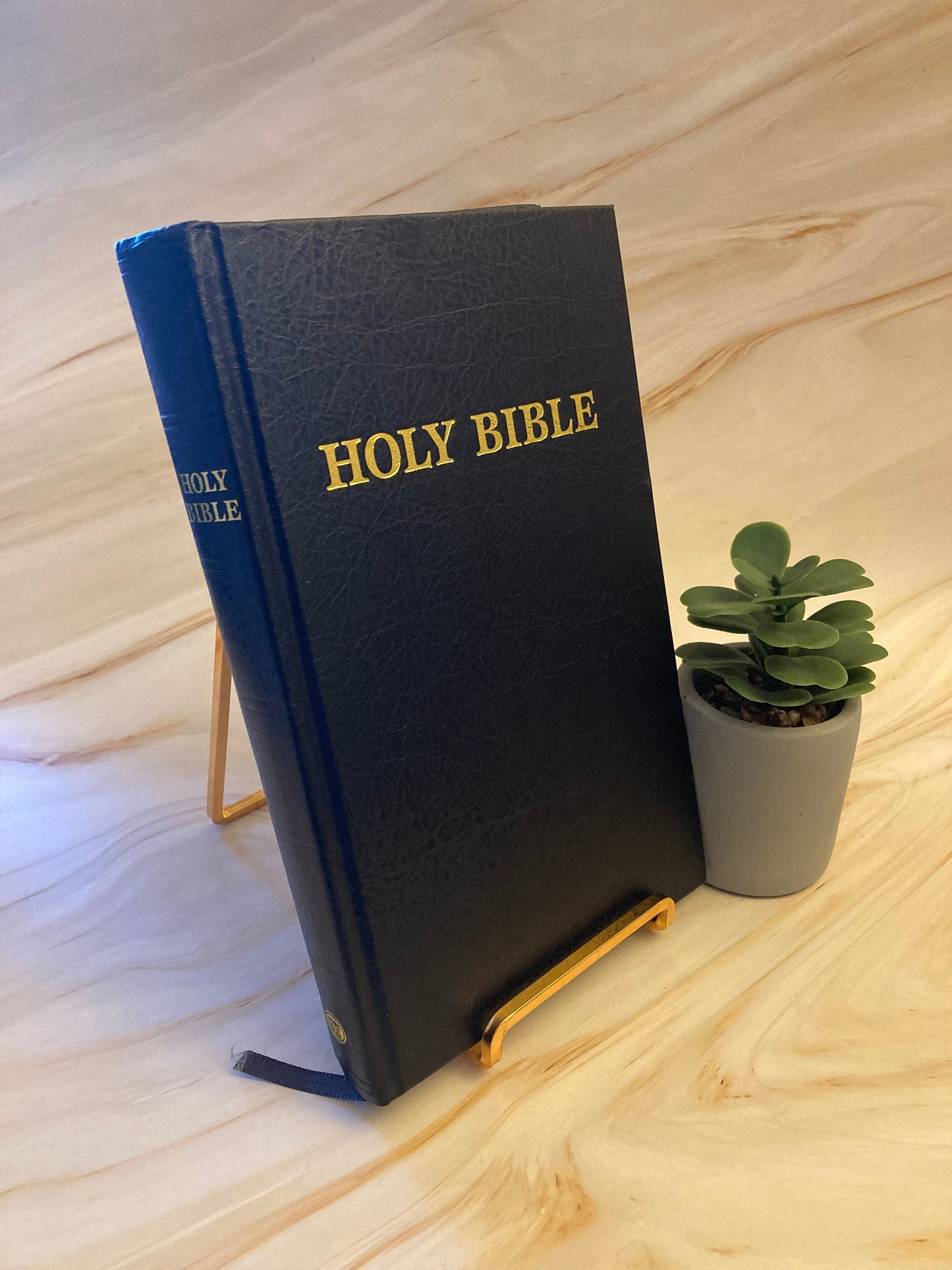 Holy bible king james version tbs tall bible hardback leather cover - (ref x36)