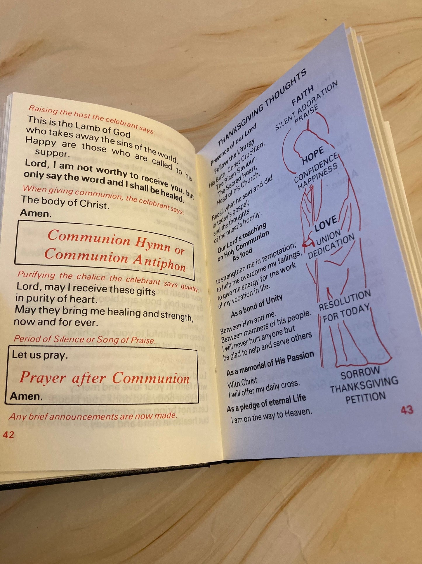 Souvenir of confirmation book - a sunday missal and prayer book 1982 - (ref x35)