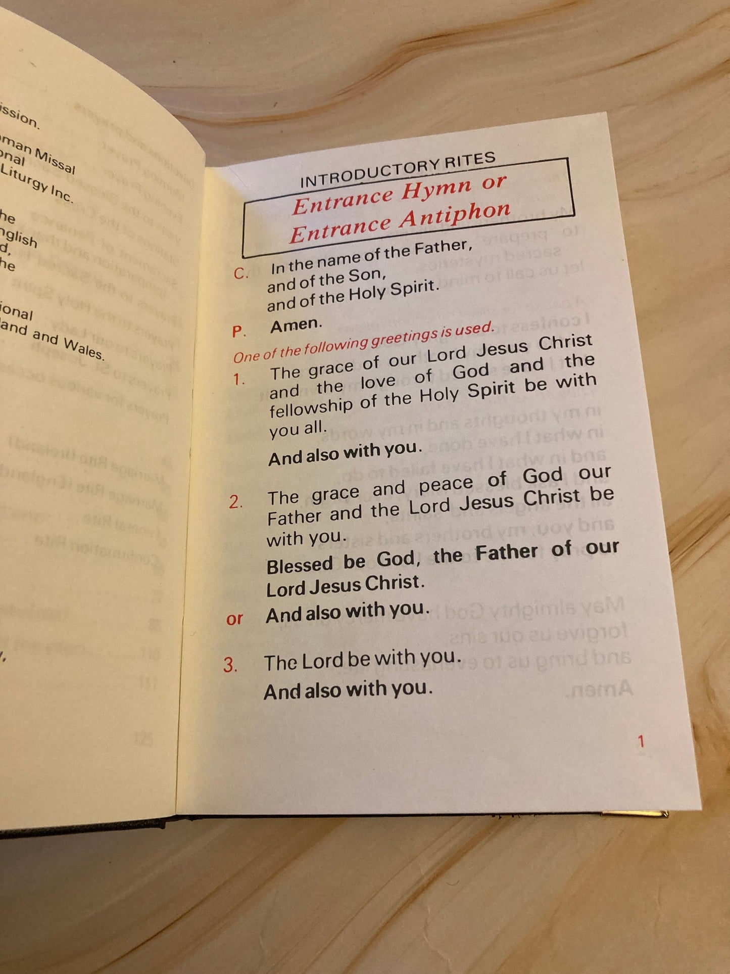 Souvenir of confirmation book - a sunday missal and prayer book 1982 - (ref x35)