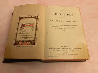 Vintage Hardback Holy Bible 1939 - (Ref x189)