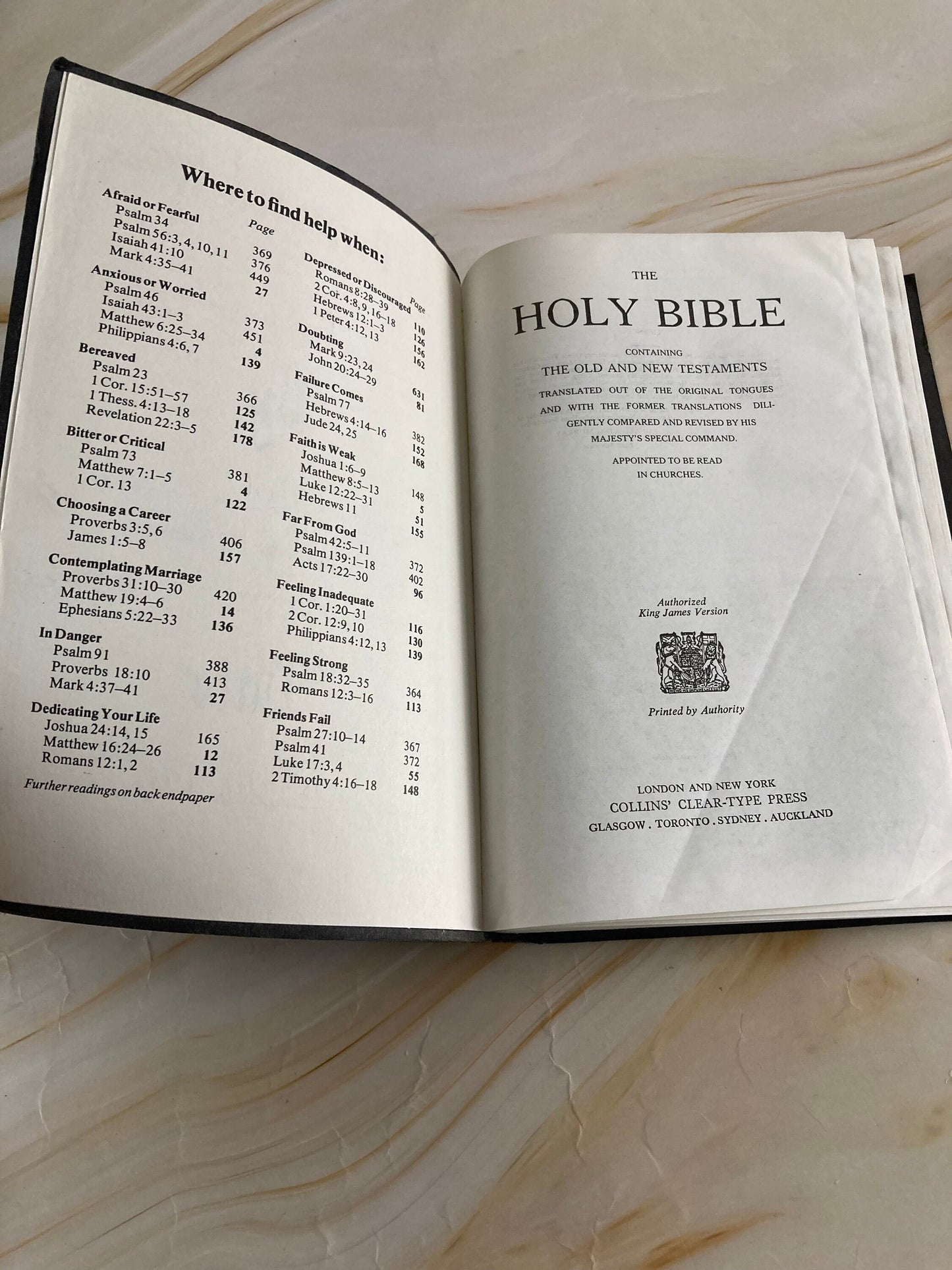 Holy bible dictionary concordance kjv black cover - (x171)