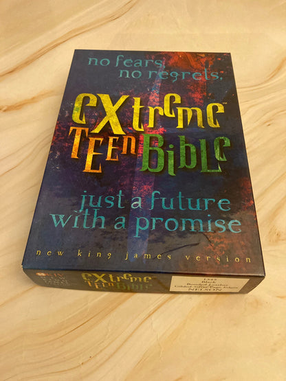 Extreme teen bible new king james large black bonded leather 1999 - (ref x134)