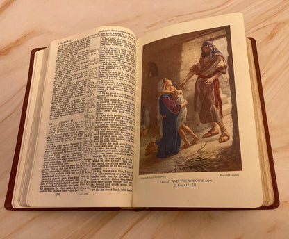 Vintage illustrated red kjv bible lutterworth press - (ref x153)