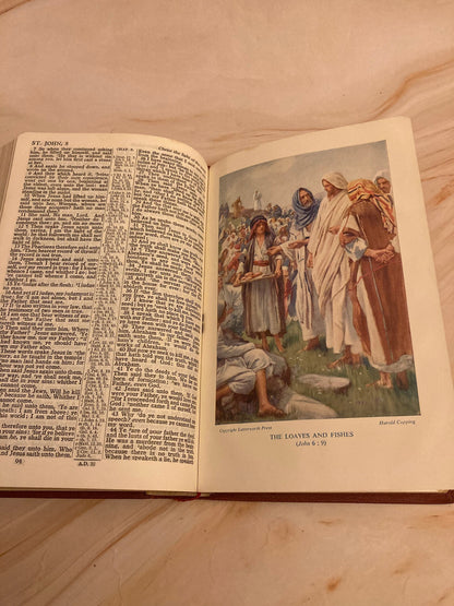 Vintage illustrated red kjv bible lutterworth press - (ref x153)