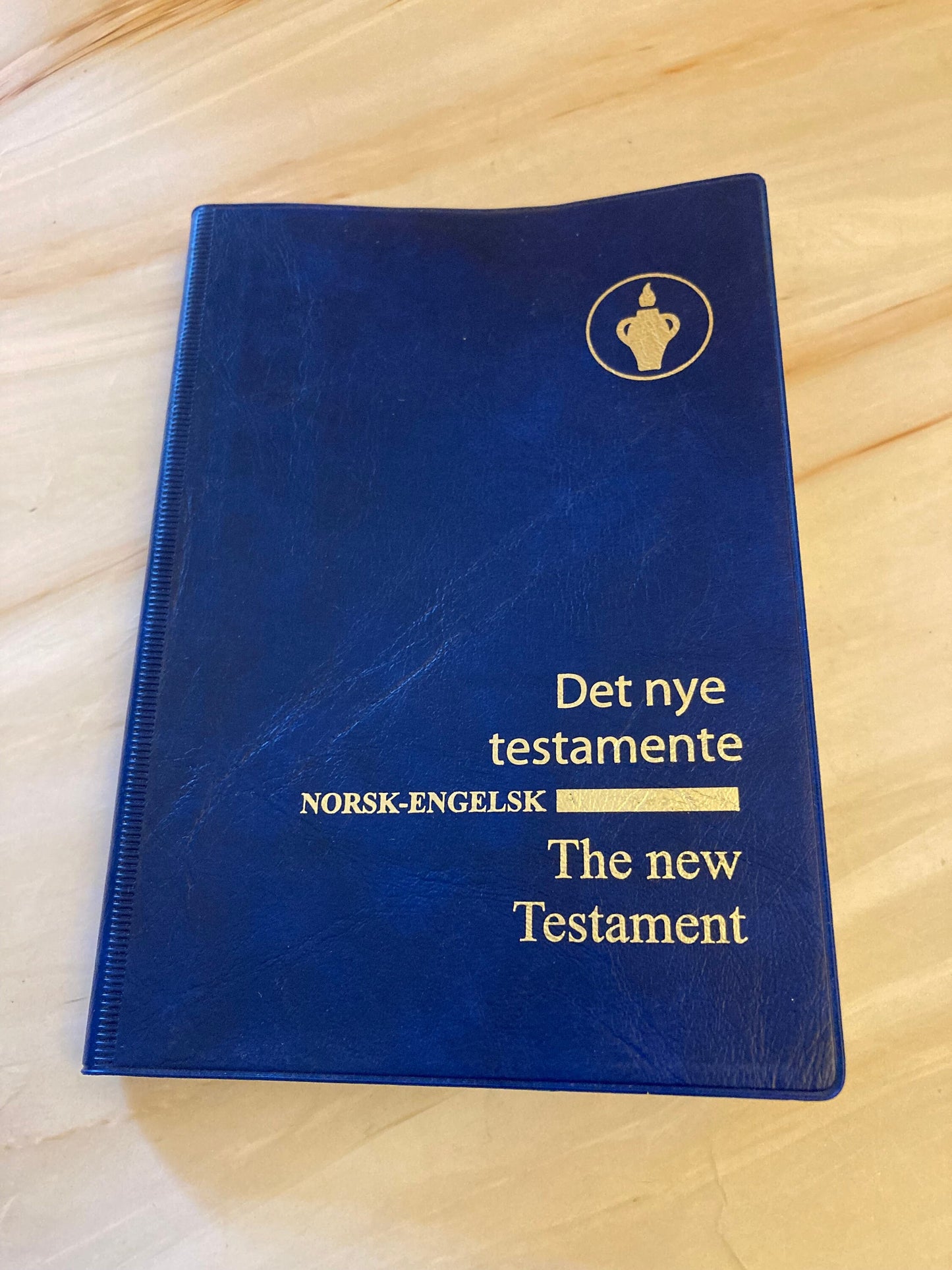 Gideon New Testament Parallel Bible Norwegian and English Pocket Size Bible 1982 - (Ref X123)