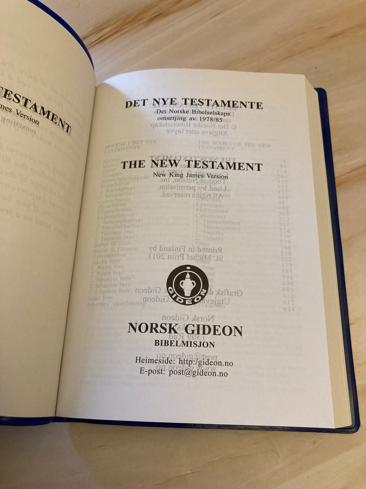 Gideon New Testament Parallel Bible Norwegian and English Pocket Size Bible 1982 - (Ref X123)