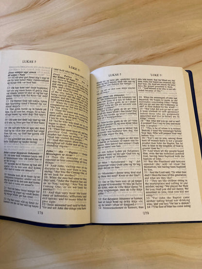 Gideon New Testament Parallel Bible Norwegian and English Pocket Size Bible 1982 - (Ref X123)